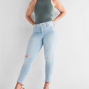 Express curvy stretch skinny midrise, light wash jeans size 6/L
